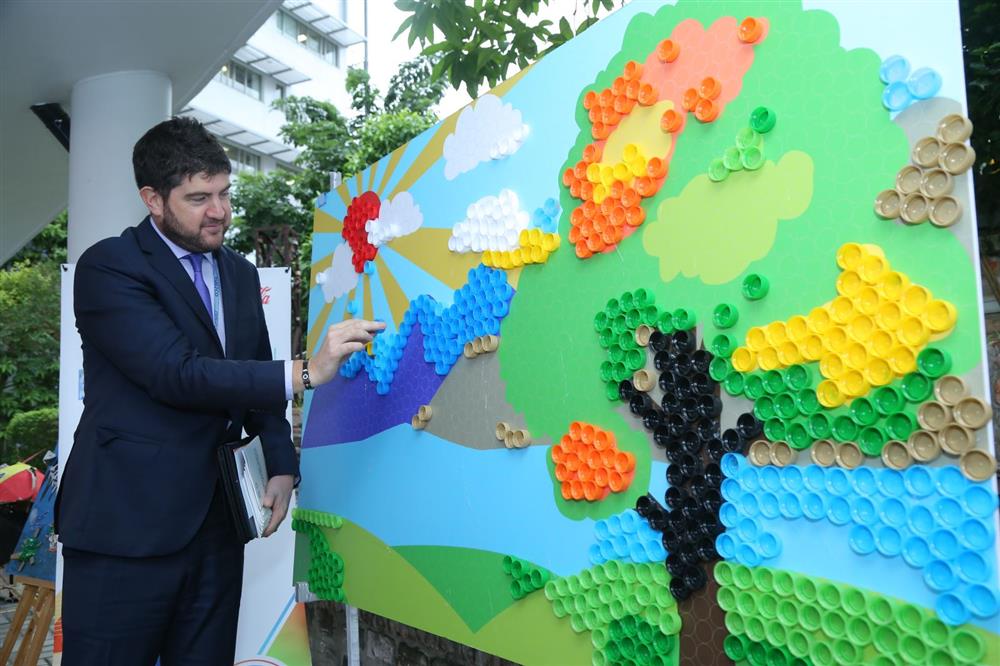 UNESCO và Coca-Cola kêu gọi hành động giảm thiểu rác thải tại các điểm du lịch của VN